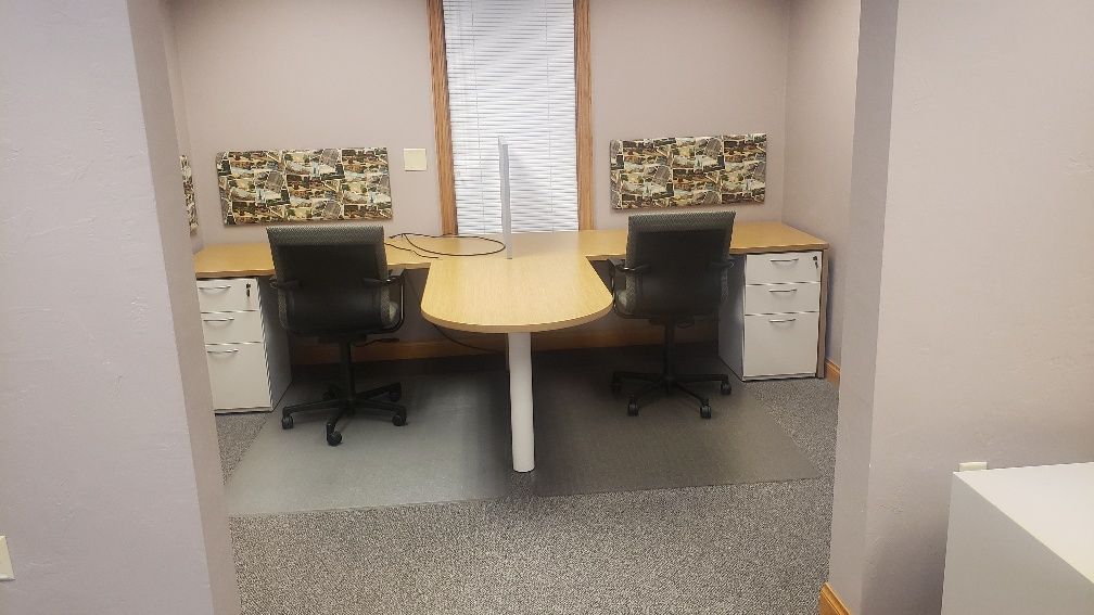 1,422 SF